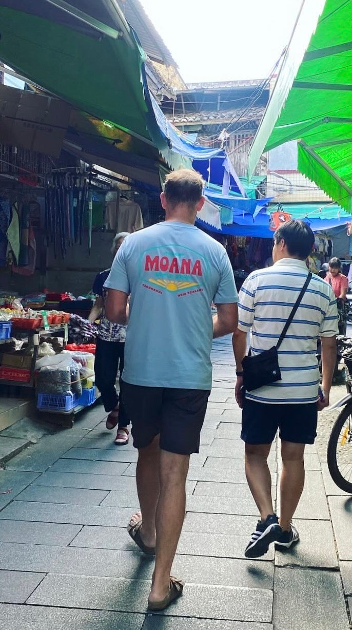 MOANA MENS BADGE TEE