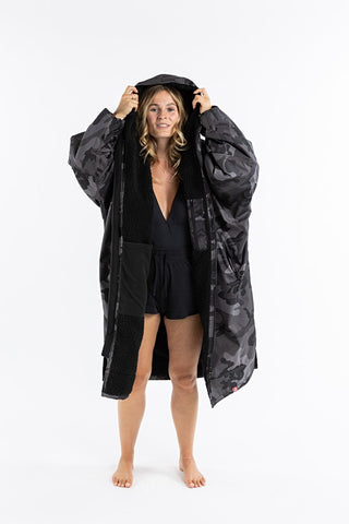 UNISEX BLACK CAMO/BLACK LONG SLEEVE DRYROBE