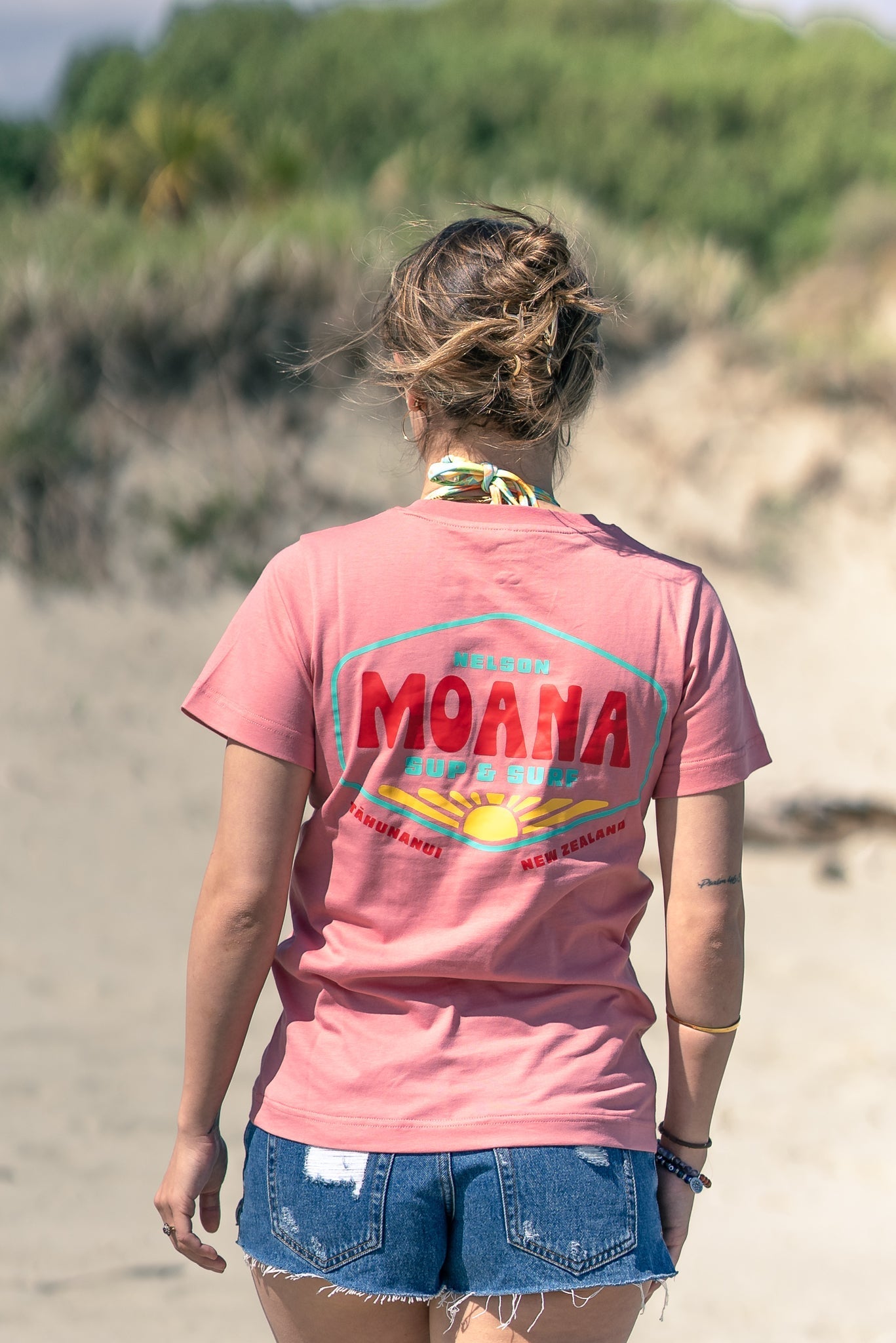 MOANA WOMENS BADGE TEE