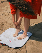 Dryrobe® CHANGE MAT - BLACK/RED